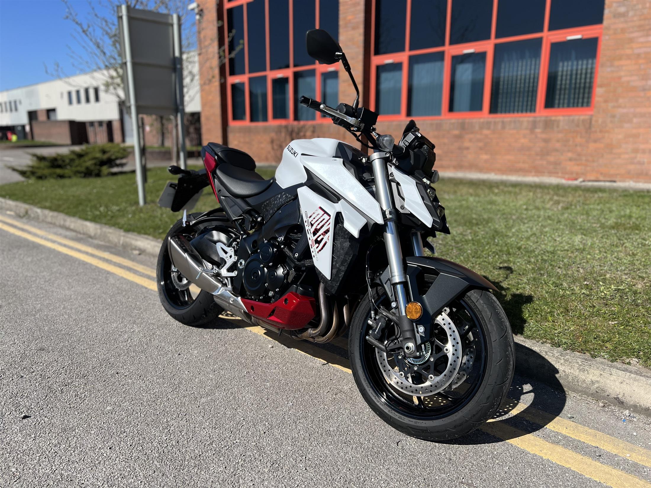 Suzuki GSX-S950