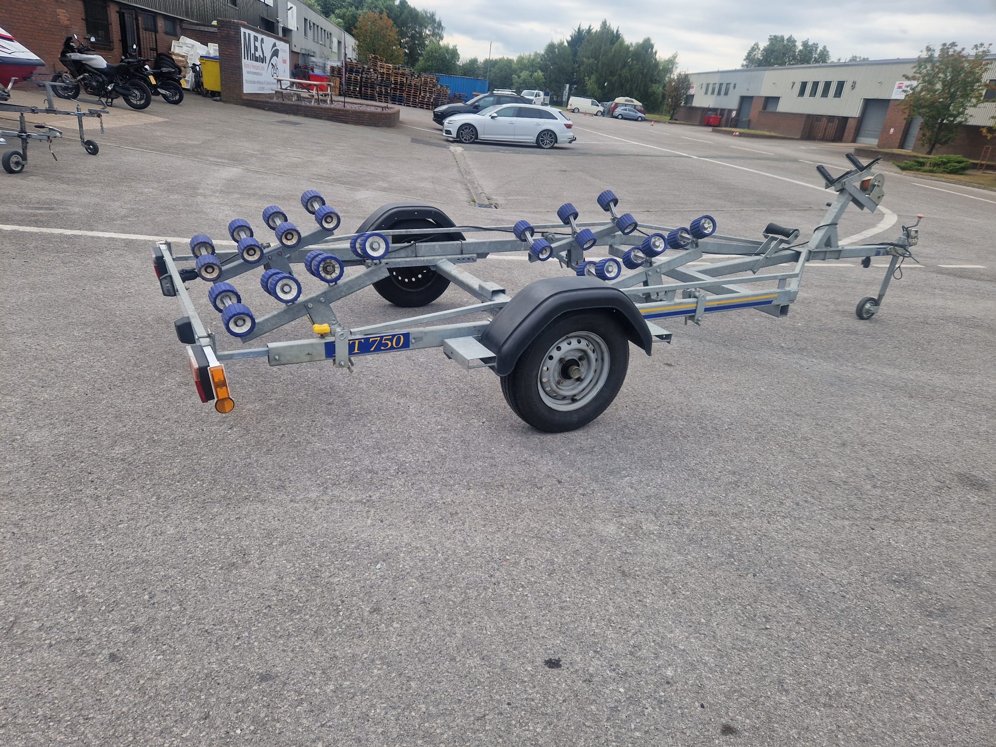 Trailer  NT750